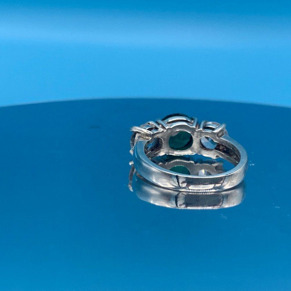 Vintage Sterling Silver and Cubic Zirconia Ring - Picture 10 of 10